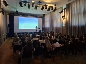 Stredoškoláci opäť objavovali svet umelej inteligencie a digitálnych technológií v KKC Hviezda 